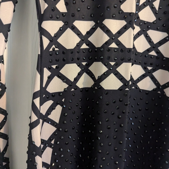 Fully beaded cocktail dress - Picture 2 of 2